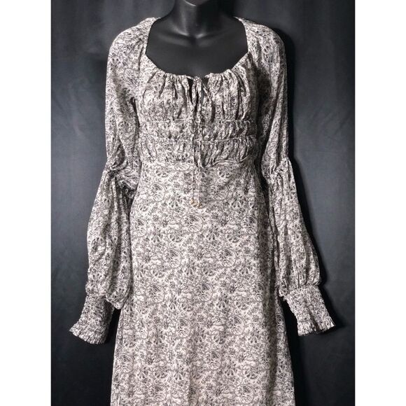 Free People Glow Up Smocked Midi Dress
$168 Small - Picture 5 of 7